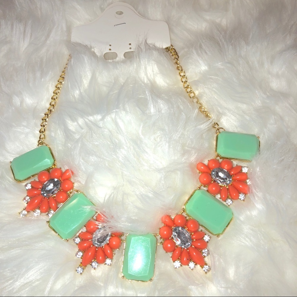 Statement necklace - Picture 3 of 4